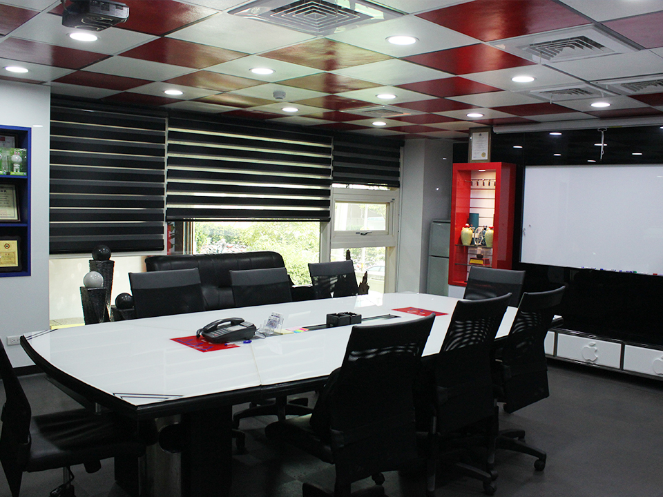 磊東精密CNC銑床加工