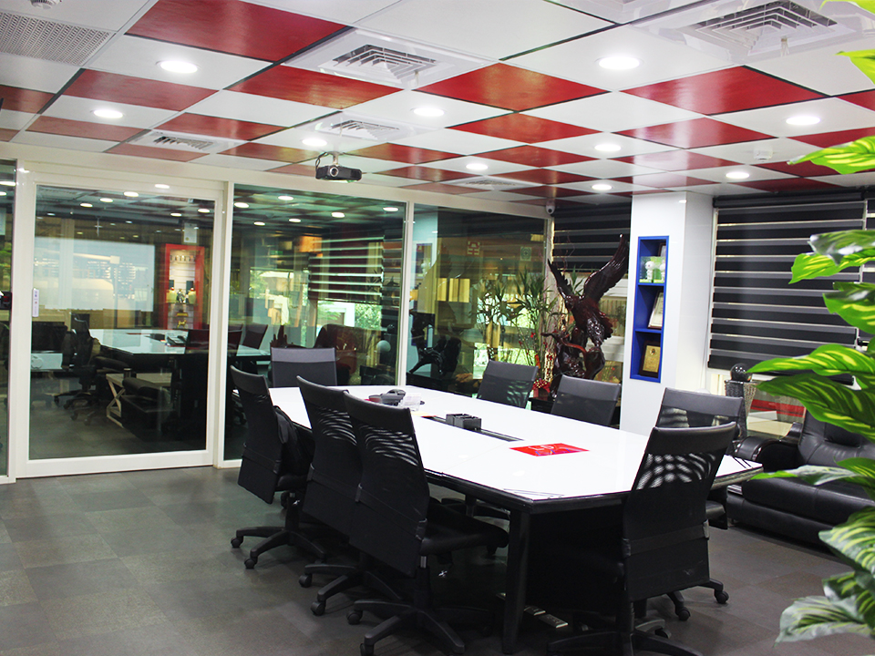 磊東精密CNC銑床加工