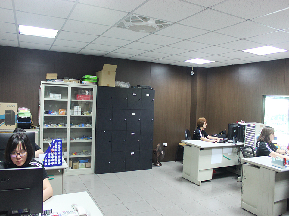 磊東精密CNC銑床加工