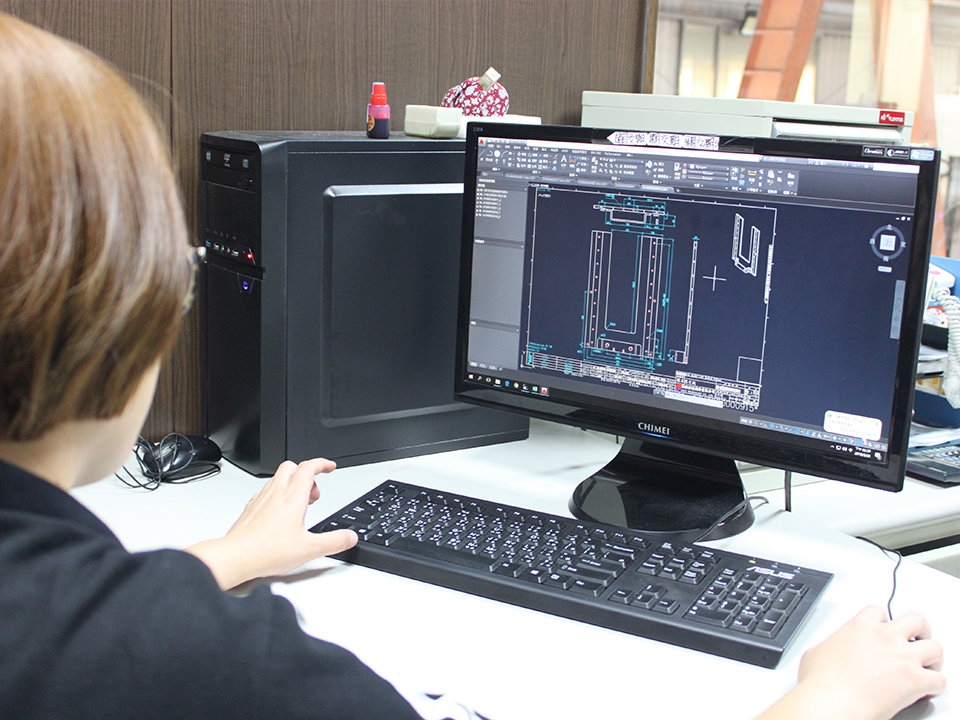 磊東精密CNC銑床加工